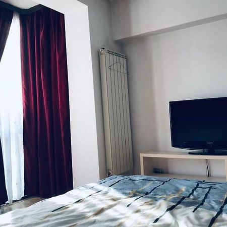 Cozy 2 Rooms Apartment Close To City Center Bukarest Exteriör bild