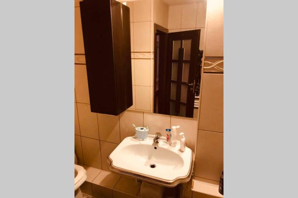 Cozy 2 Rooms Apartment Close To City Center Bukarest Exteriör bild