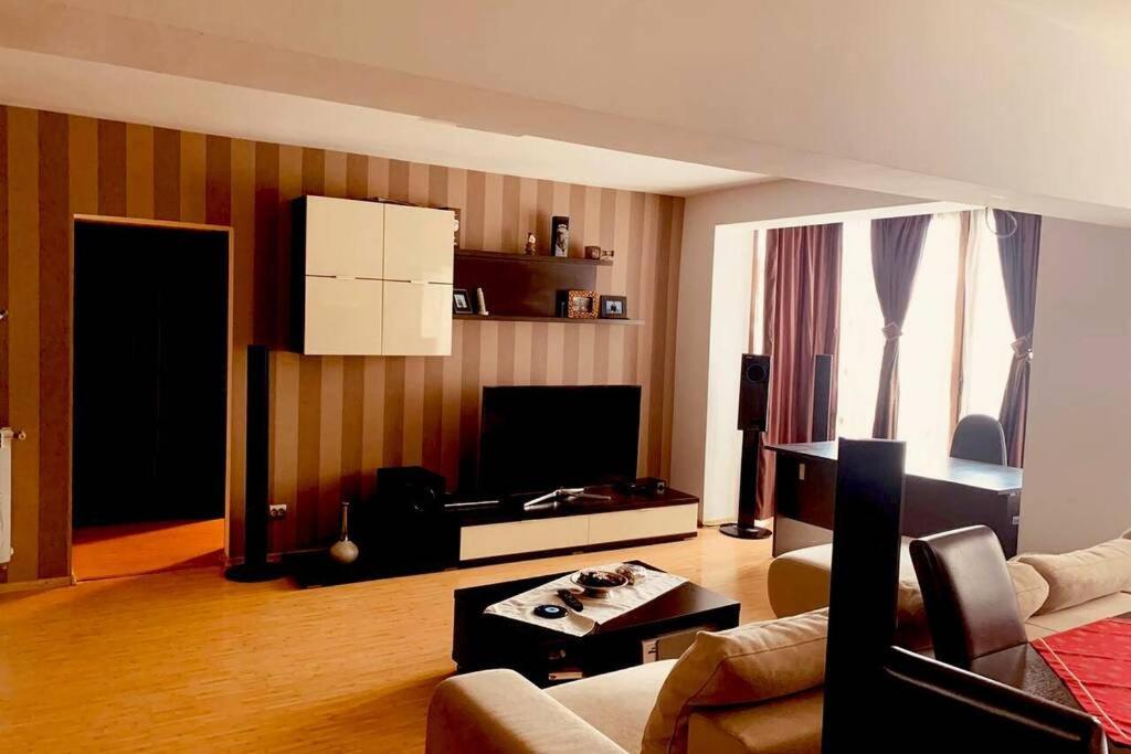 Cozy 2 Rooms Apartment Close To City Center Bukarest Exteriör bild