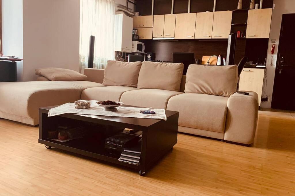 Cozy 2 Rooms Apartment Close To City Center Bukarest Exteriör bild