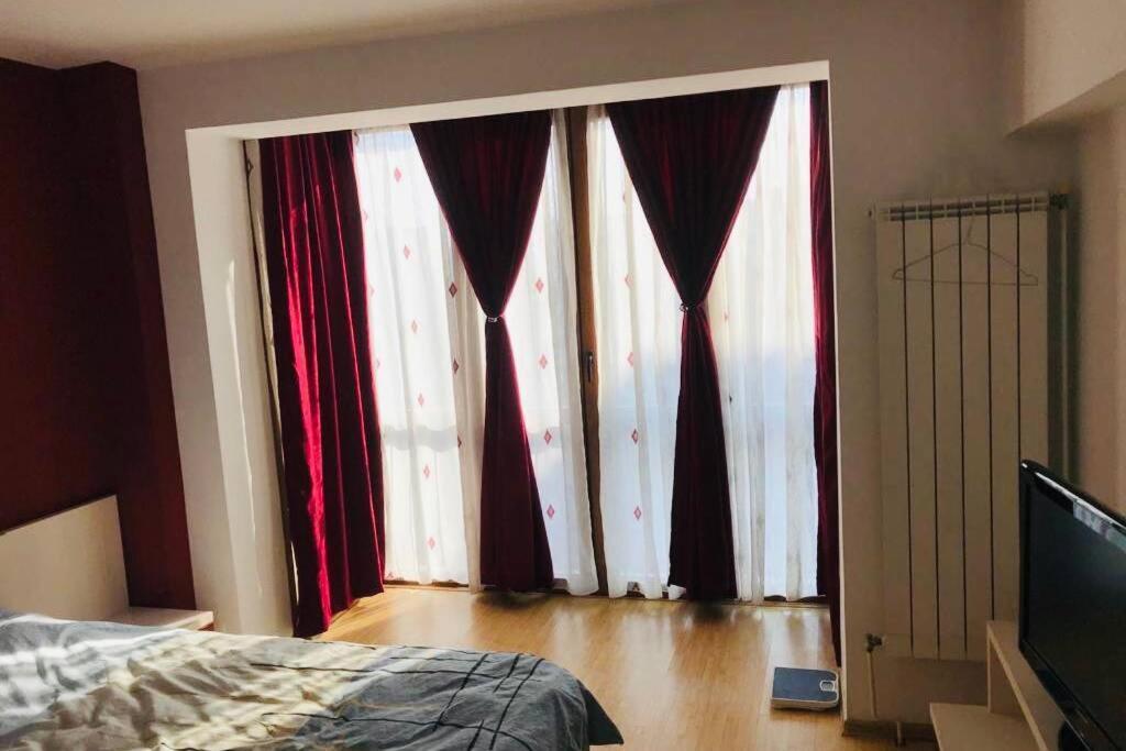 Cozy 2 Rooms Apartment Close To City Center Bukarest Exteriör bild